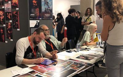 Howard Chaykin firma ejemplares de las lámina de edición limitada exclusivas para Santa Cruz Cómic