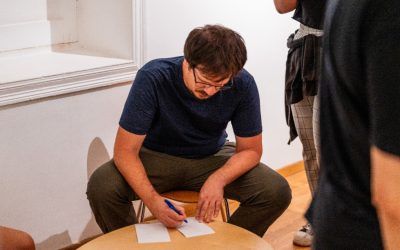 Magius dedicó firmas y dibujos personalizados en Santa Cruz Cómic 2023