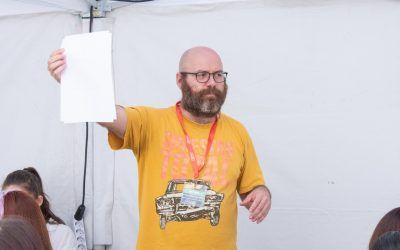 Ifrabe imparte un taller de cómic autobiográfico a los alumnos de arte del IES Los Cristianos