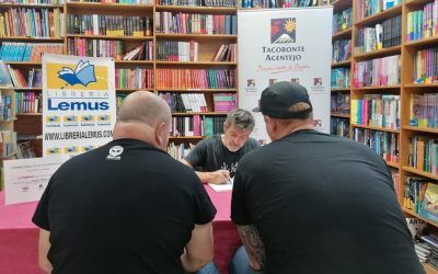 Paco Roca firma sus obras en la Librería Lemus