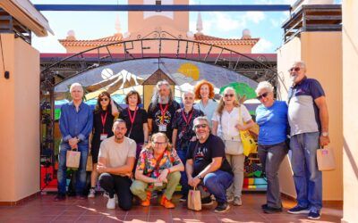 Los autores invitados a Santa Cruz Cómic visitan el Mercado Nuestra Señora de África