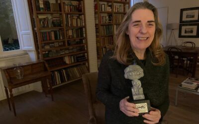 Silvia Jacovitti, hija del genial dibujante italiano, recibe conmovida el premio internacional del Santa Cruz Cómic