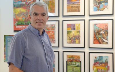 El artista Rubén Armiche visita su exposición en la Casa del Carnaval