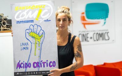Laura Limón visita la sede de la Fundación para preparar su exposición de originales