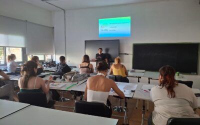 Borja Dionis acerca el Certamen ‘Juventud Canaria’ a los estudiantes de la EASD Fernando Estévez